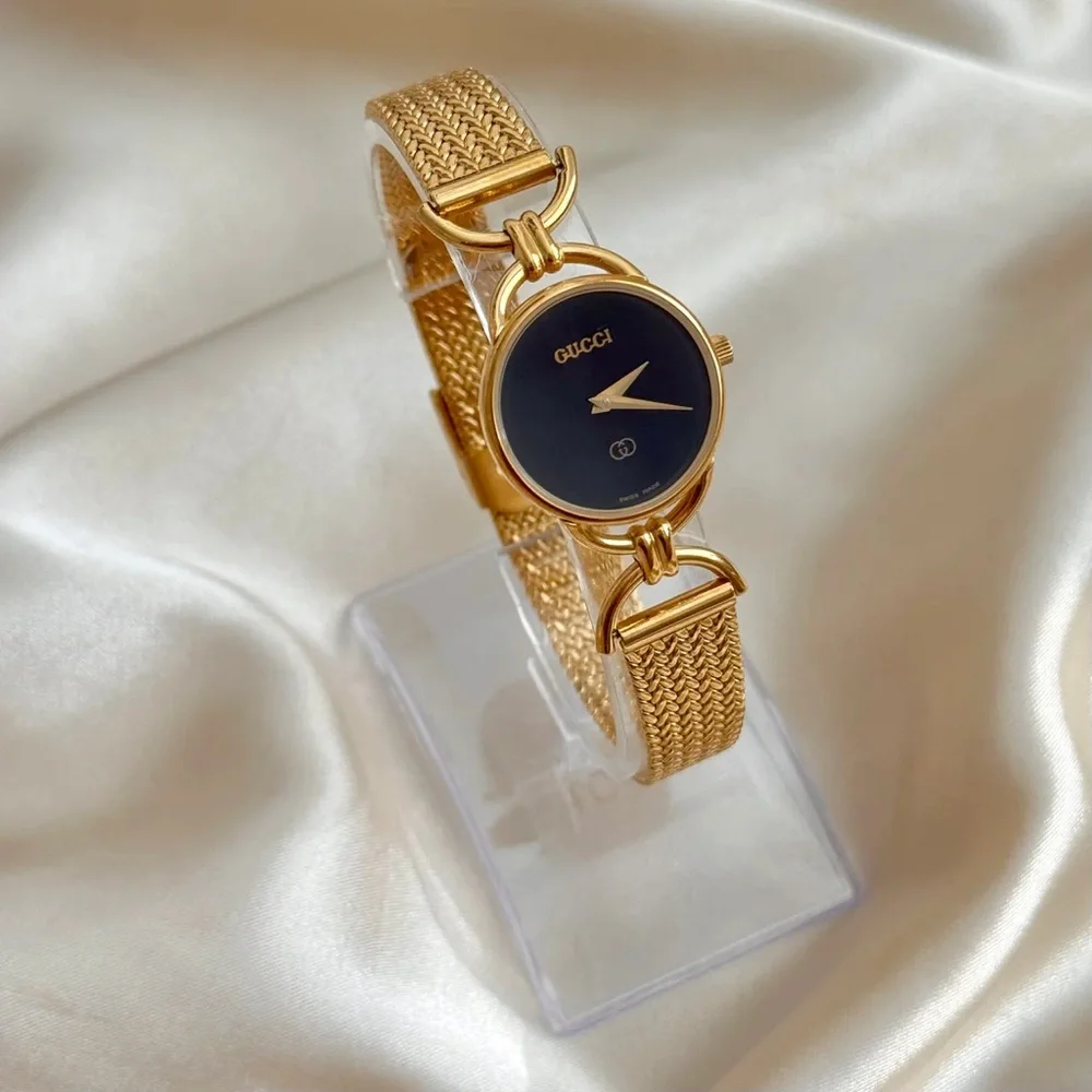 AUTHENTIC VINTAGE GUCCI GOLD WATCH - Picture 2 of 8